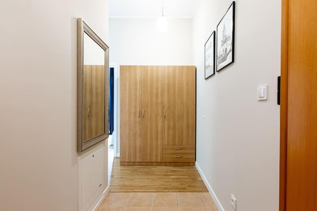 ורשה Bright And Cozy Apartment Near Park, With A Huge Terrace. מראה חיצוני תמונה