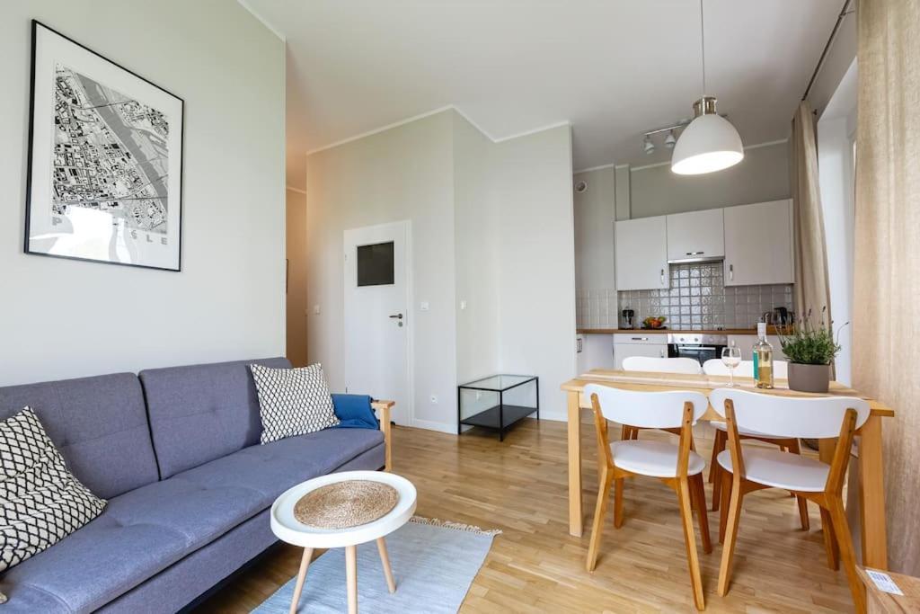 ורשה Bright And Cozy Apartment Near Park, With A Huge Terrace. מראה חיצוני תמונה
