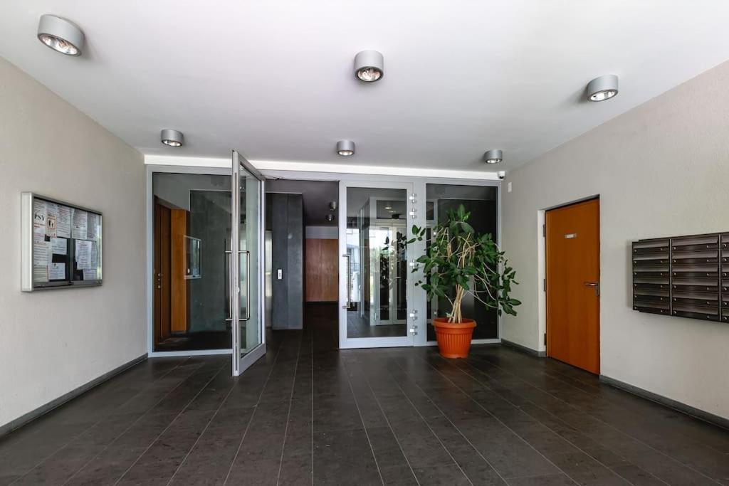 ורשה Bright And Cozy Apartment Near Park, With A Huge Terrace. מראה חיצוני תמונה