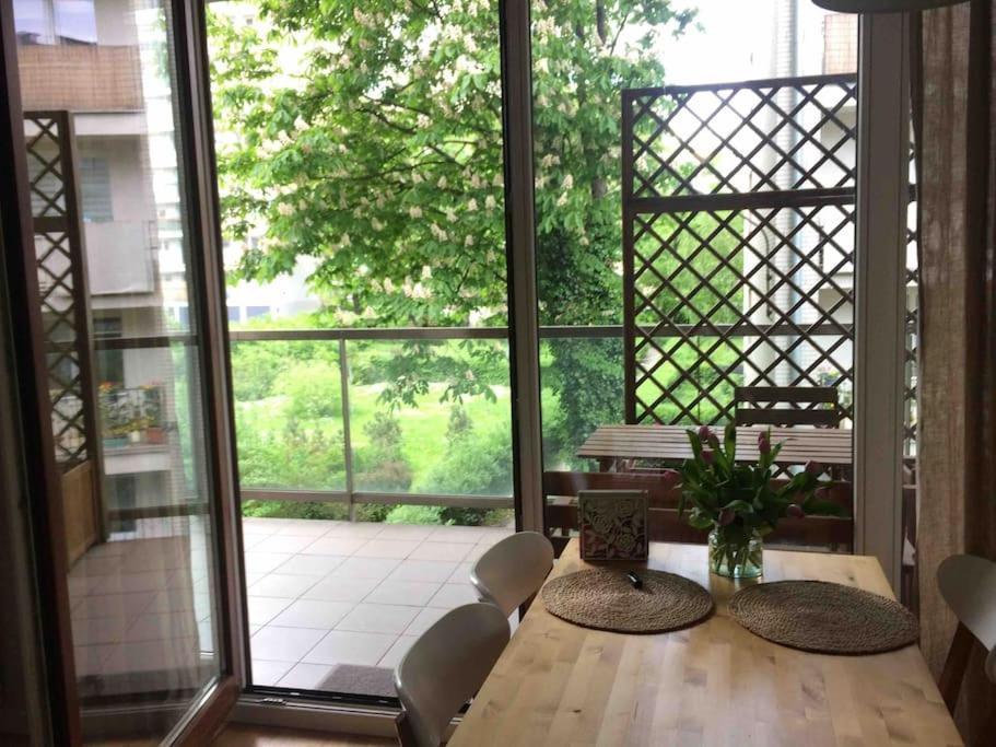 ורשה Bright And Cozy Apartment Near Park, With A Huge Terrace. מראה חיצוני תמונה